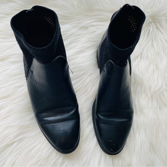 ZARA Black Heeled Leather Chelsea Boots - Picture 2 of 15